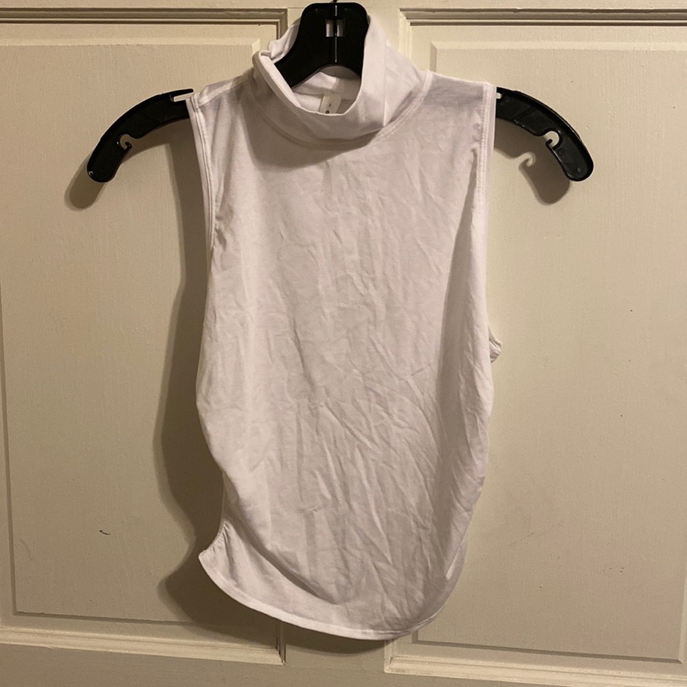 Lululemon top